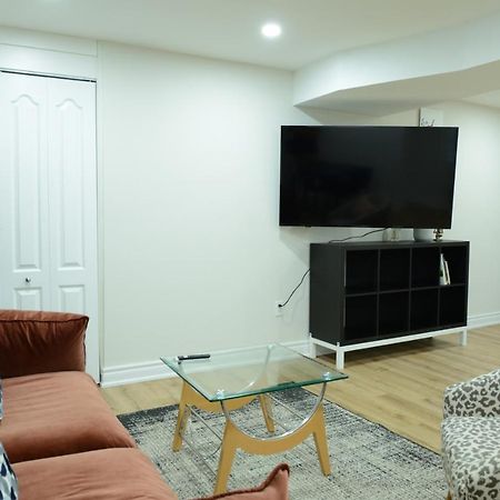 Spacious 2-Bed-Room Near Yonge & Major Mackenzie Richmond Hill Luaran gambar