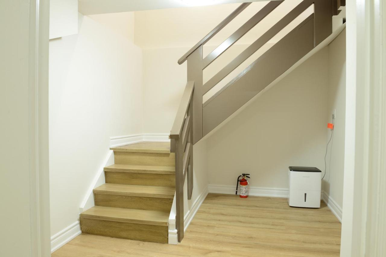 Spacious 2-Bed-Room Near Yonge & Major Mackenzie Richmond Hill Luaran gambar