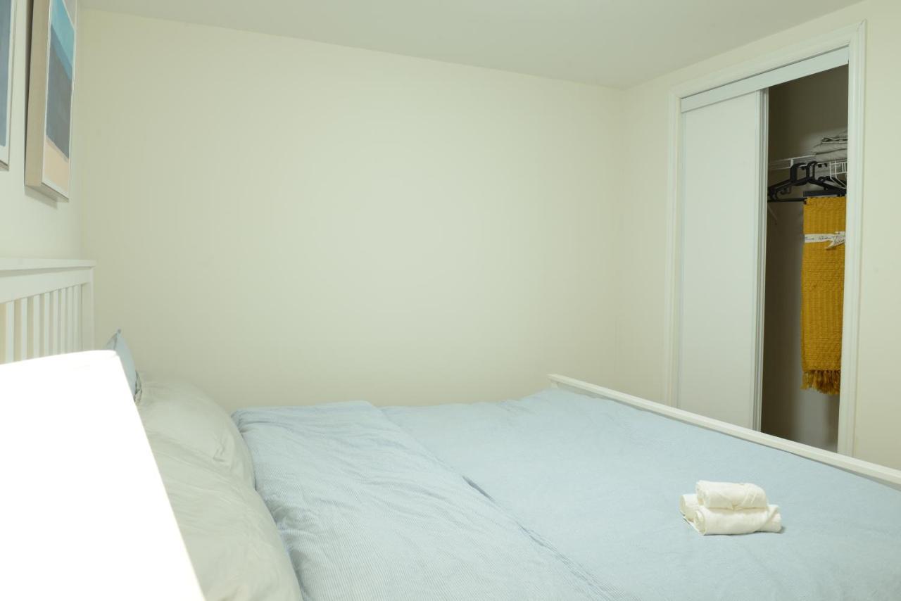 Spacious 2-Bed-Room Near Yonge & Major Mackenzie Richmond Hill Luaran gambar