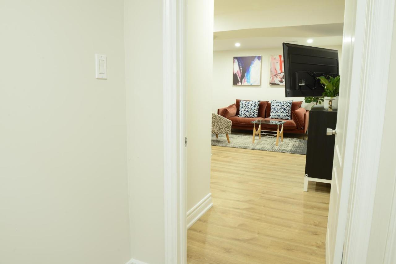 Spacious 2-Bed-Room Near Yonge & Major Mackenzie Richmond Hill Luaran gambar
