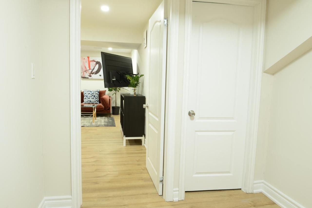 Spacious 2-Bed-Room Near Yonge & Major Mackenzie Richmond Hill Luaran gambar
